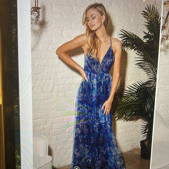 Lulu's Blue Floral Maxi Dress - Picture 5 of 5